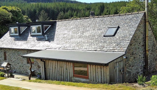 Beautiful cottage well off the beaten track, located in the heart of Kintyre.