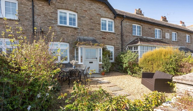 Beautiful cottage Torcross, Devon with sea views!