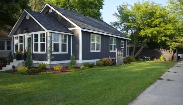 Beautiful cottage home close to everything for your family and friends!
