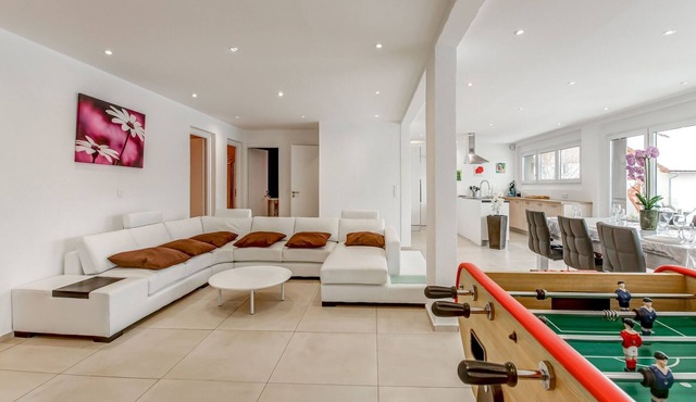 Beautiful cottage in La Chaux with jacuzzi