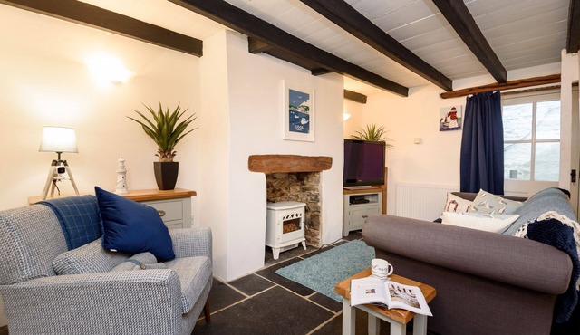 Beautiful Cottage in West Looe with parking