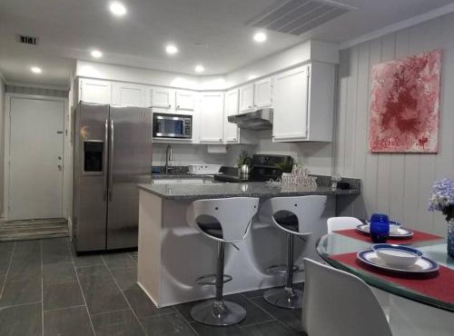 Beautiful cottage near Lake Louisa & mins from Disney, Vehicle Rental Available