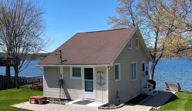 Beautiful cottage on Conesus Lake