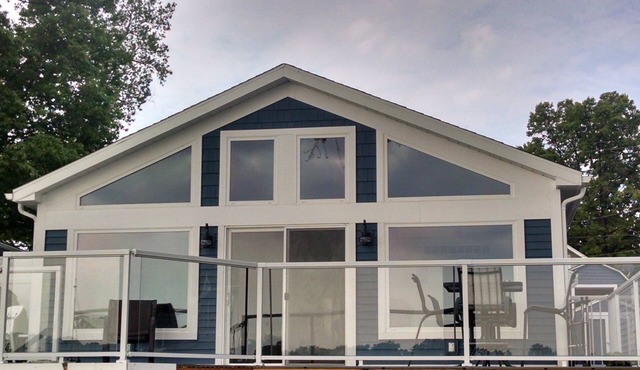 Beautiful cottage on Lake Chemung, Howell