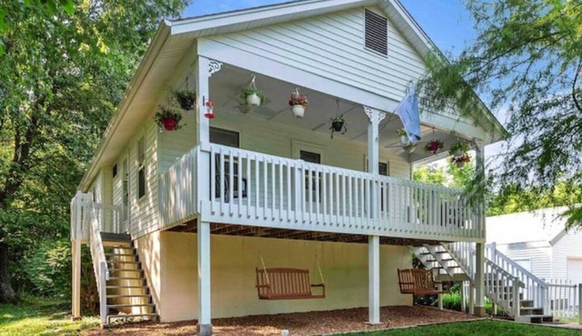 Beautiful Cottage on Large one Acre Private Lot