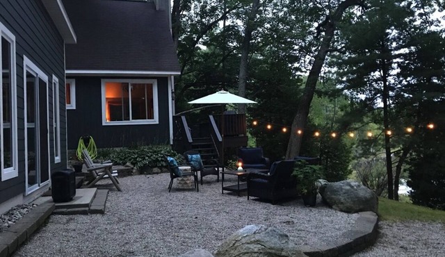 Beautiful Cottage on Private Lake close to Manistee