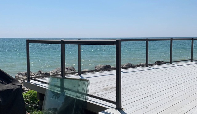 Beautiful cottage on the Lake Ontario to spend peaceful time with loved ones