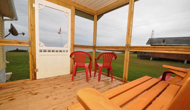 Beautiful cottage on tranquil beach in Prince Edward Island