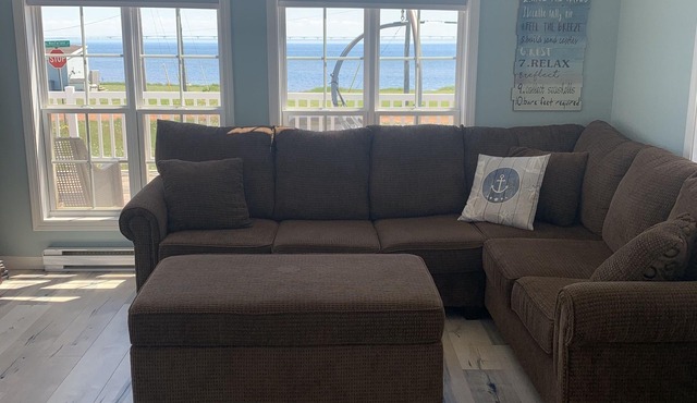 Beautiful cottage overlooking the Northumberland straight!