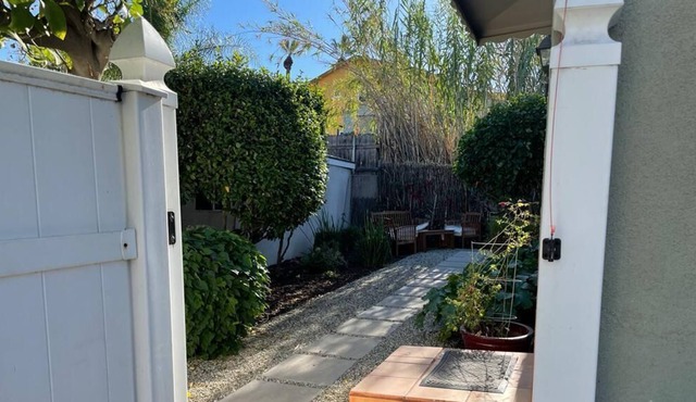 BEAUTIFUL COTTAGE ROSE BOWL AREA OLD TOWN (Pasadena)
