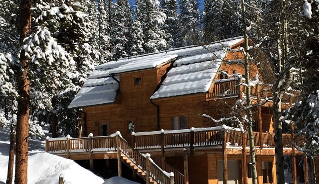 Beautiful cottage so close to Breck