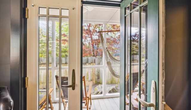 Beautiful Cottage Style Home in Quiet Downtown Neighborhood