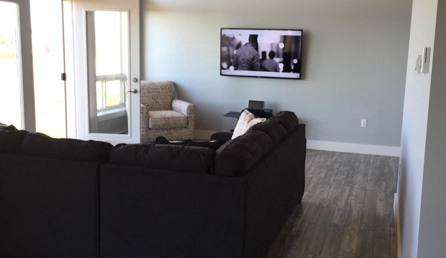 Beautiful Cottage 'Sweet Pea Place' waiting for you at Thunder Cove