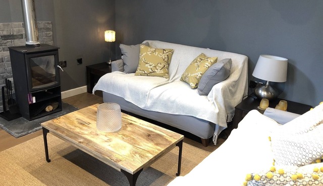 Beautiful cottage with private parking central Lewes. Perfect for Glyndebourne