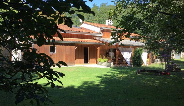 Beautiful country house with heated pool close to the ocean