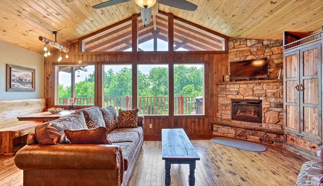Beautiful Country Cabin on Crooked Creek Farm!