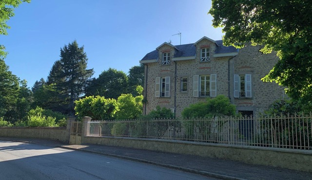 Beautiful country house on the edge of a village, ideal for families!