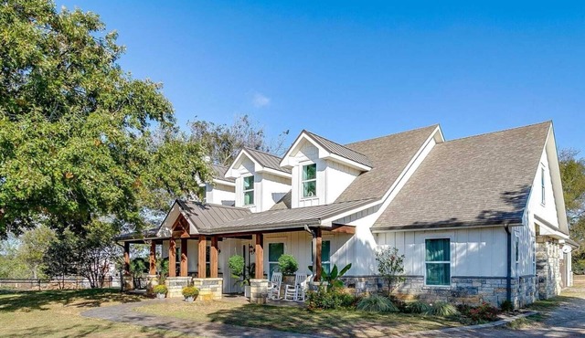 Beautiful country home ideal for gatherings