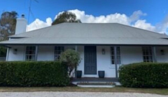 Beautiful country home in an ideal private position centrally located in Berrima