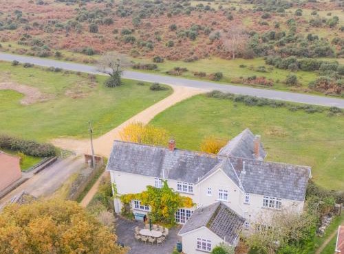 Beautiful Country House with Forest View & Garden