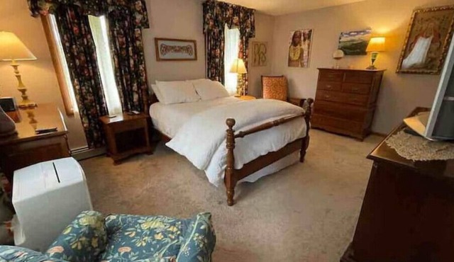 Beautiful Country Paradise - Chittenango Falls