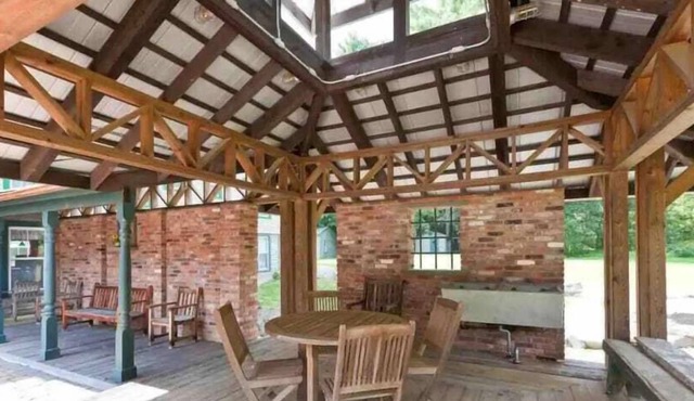 Beautiful Country Retreat - 40 guests!