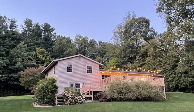 Beautiful country side house near Mohican-Mid Ohio sports-Snowtrails