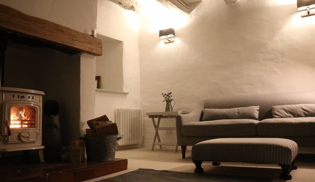 Beautiful countryside retreat with hot tub in private garden