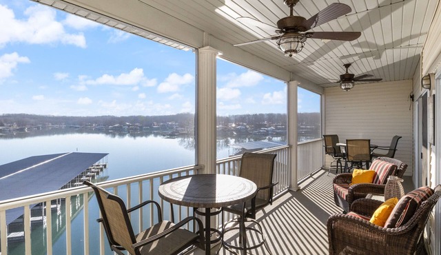 Beautiful Cove Views & Plenty Relaxing Spaces