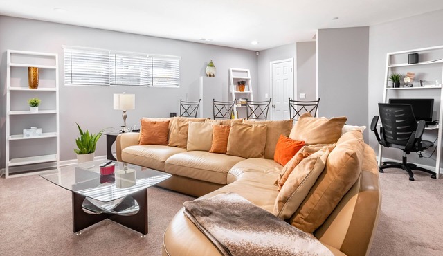 Beautiful & Cozy 1bd/1b Near O’Hare & Metra (MD-W)