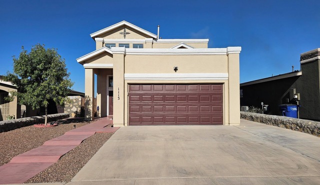Beautiful Cozy 4 bedroom Home With Great Location!