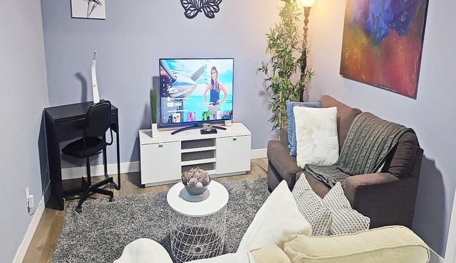 Beautiful, cozy and comfy suite.