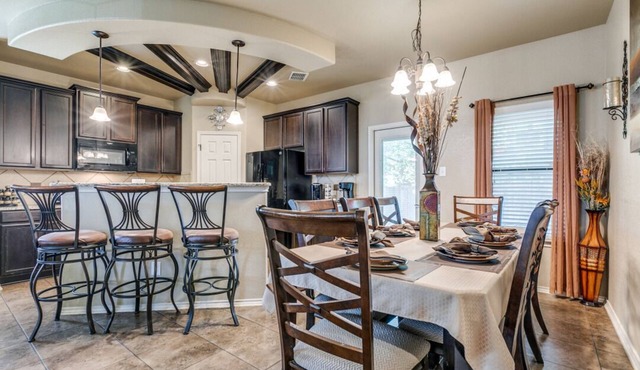 Beautiful & Cozy, BMT Friendly near SeaWorld 3mi/Six Flags 14mi/Lackland 8mi