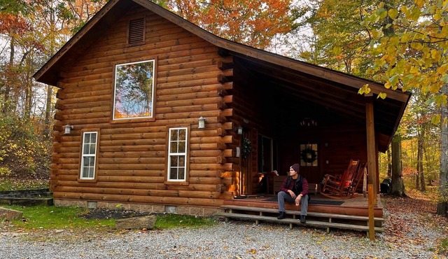 Beautiful, cozy cabin in the Hocking Hills!