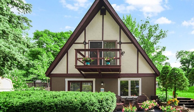 Beautiful Cozy Cottage on Cedar Lake