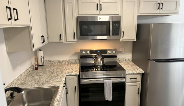 Beautiful Cozy Family Apt Near Park