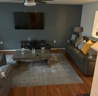 Beautiful, Cozy Fully finished Townhome