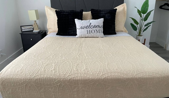 Beautiful & Cozy Guest Suite