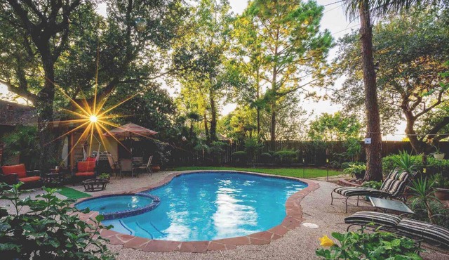 Beautiful Cozy House W/Heated Saltwater Pool & Spa 💦