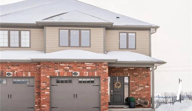 Beautiful cozy home with the best view of town of Wellesley