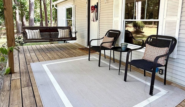 Beautiful cozy home in Thomson near lake and boat ramp