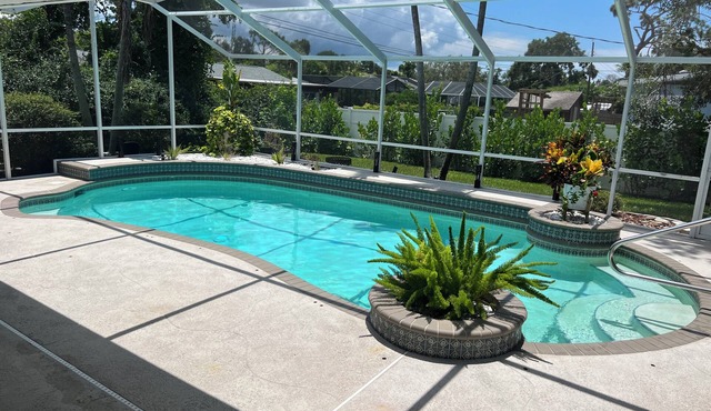 Beautiful, cozy house with a heated pool near to a lot of beaches, restaurants