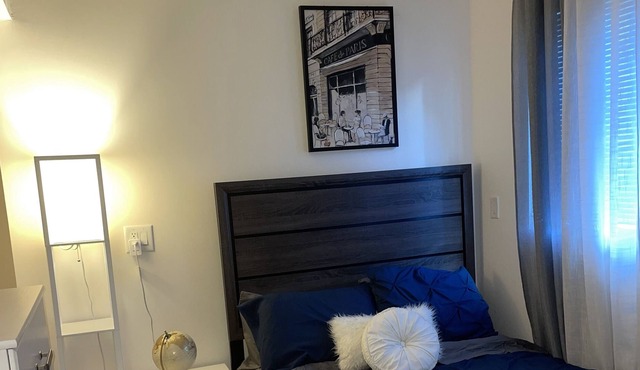 Beautiful cozy modern 1 bedroom near everything!