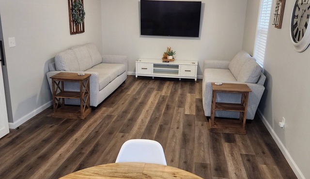 Beautiful creekside home near UIUC