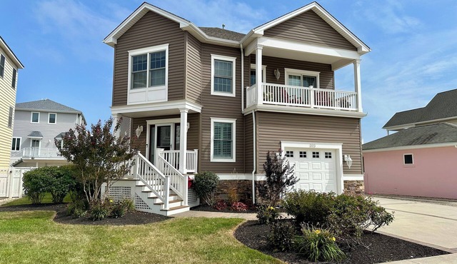 Beautiful Custom North Wildwood Home steps to the Beach, Beautiful Oceanviews