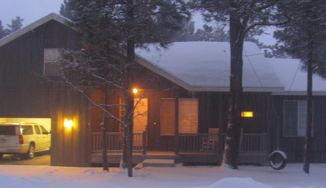 Beautiful Custom Home in the Pinetop Country Club Area with free Wi-Fi