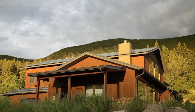 Beautiful custom home in the Beartooth mountains. Horse friendly