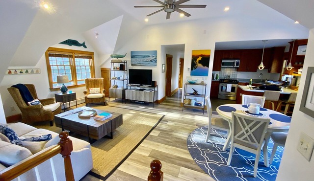 Beautiful Custom home on large private property. 10 minute walk to beach!