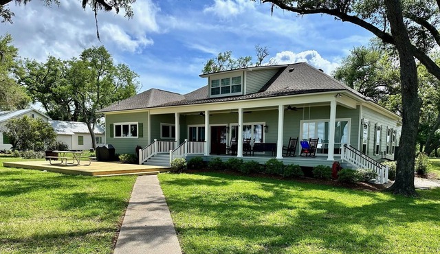 Beautiful custom home on Moss Lake