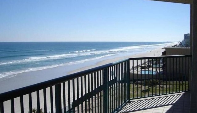 Beautiful Daytona Ocean-Front Condo-Everything You Can Imagine